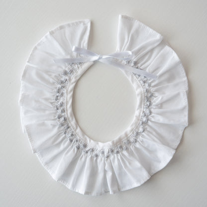 Cuello Victoria Bordado Gris Perla